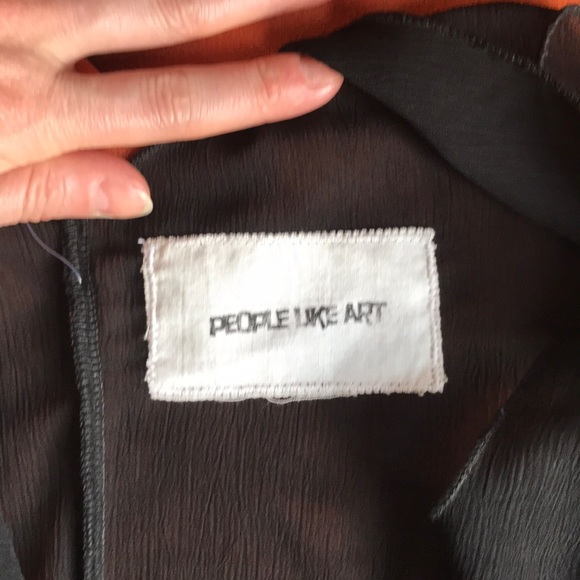 Black fluttery tank - Picture 3 of 4